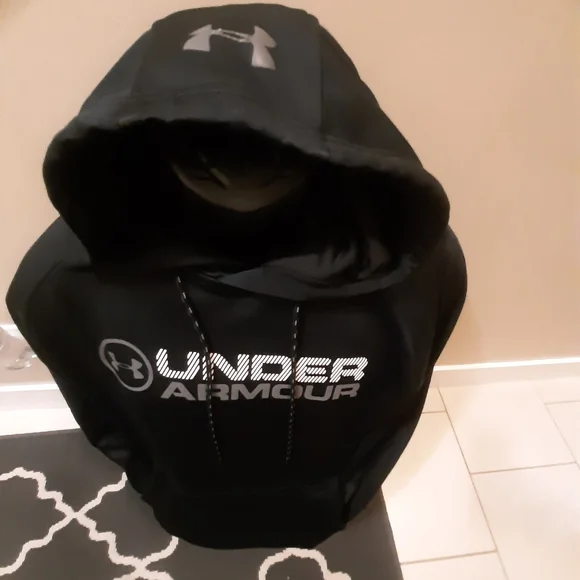 Under Armour - Picture 2 of 6